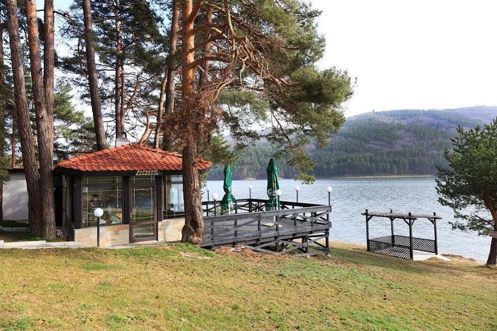 Family Hotel Hebar Batak Eksteriør bilde