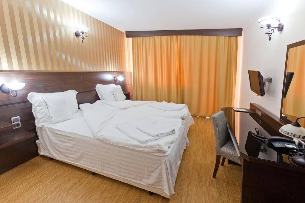 Family Hotel Hebar Batak Eksteriør bilde