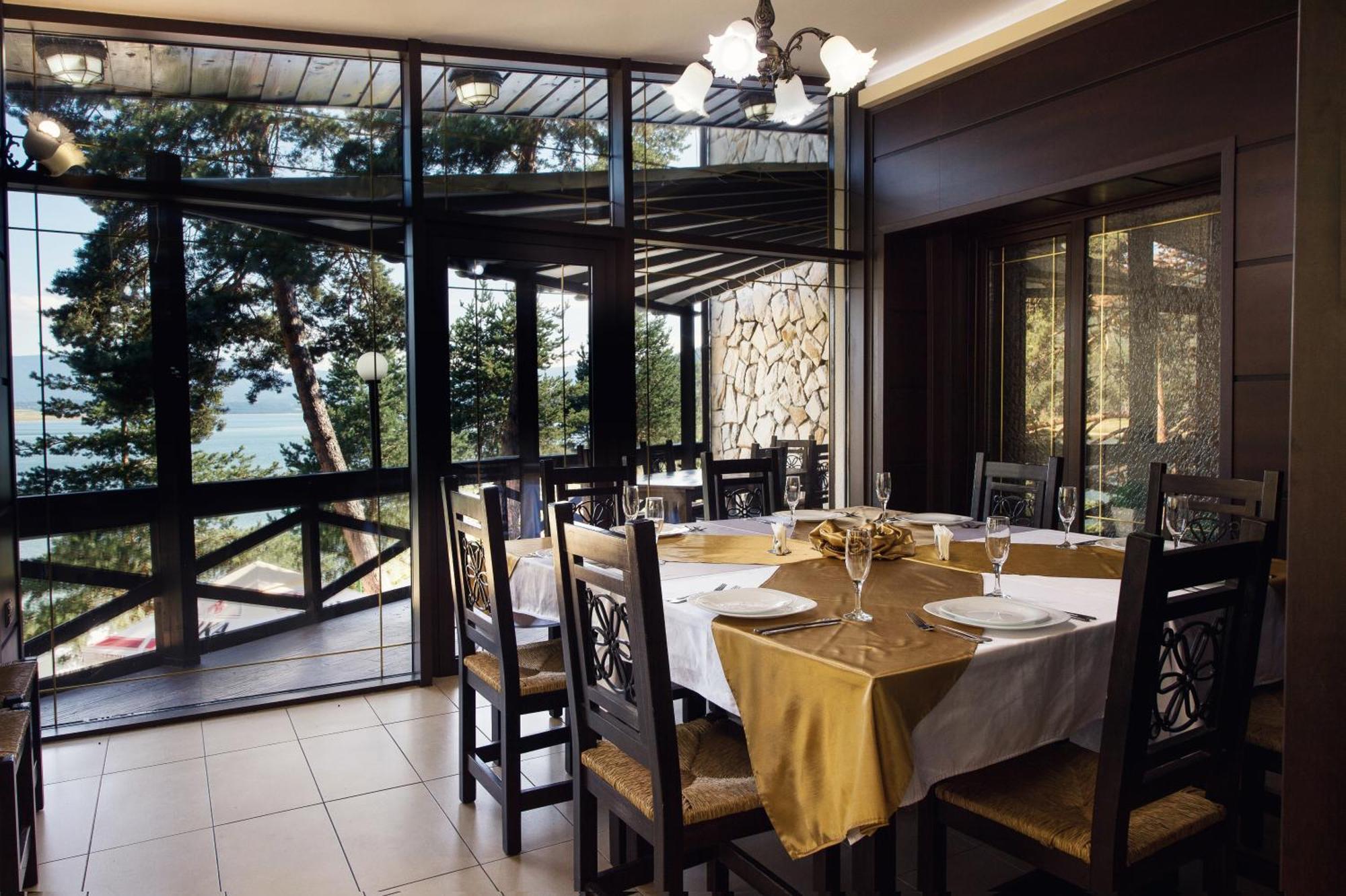 Family Hotel Hebar Batak Eksteriør bilde